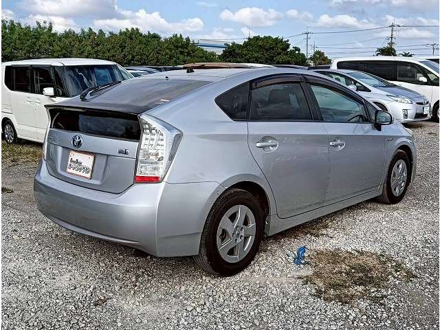 トヨタ プリウス