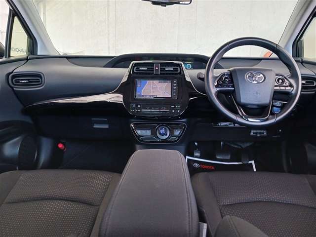 トヨタ プリウス