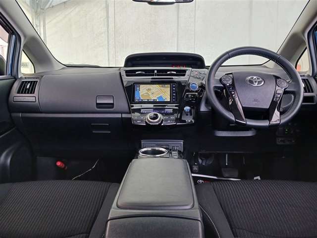 トヨタ プリウスα