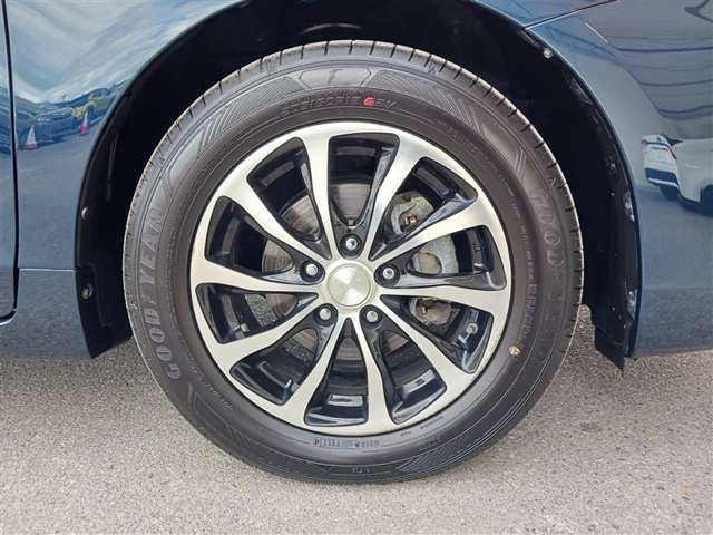 トヨタ プリウスα