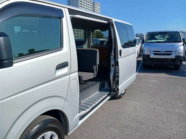 トヨタ ハイエースバン