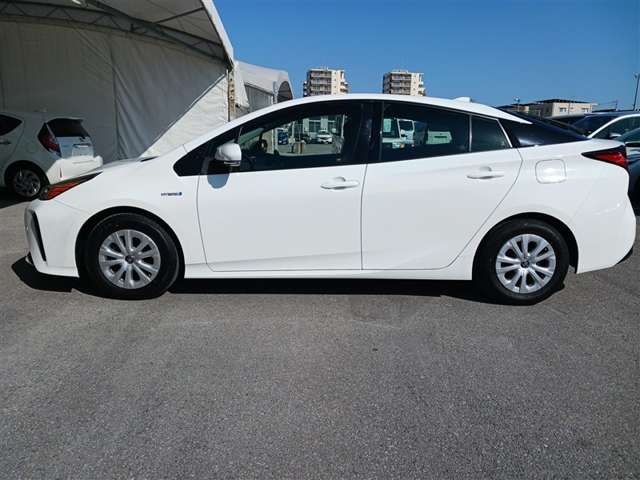 トヨタ プリウス