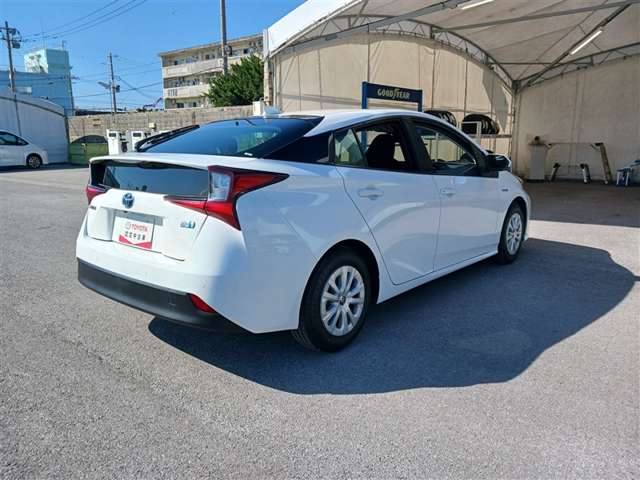 トヨタ プリウス