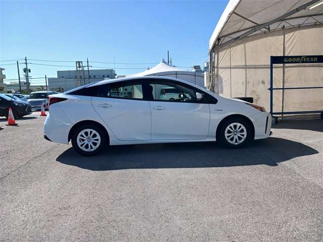 トヨタ プリウス