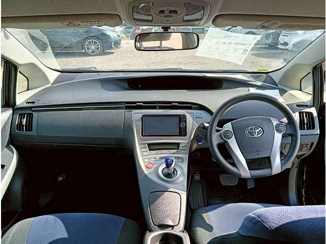 トヨタ プリウス