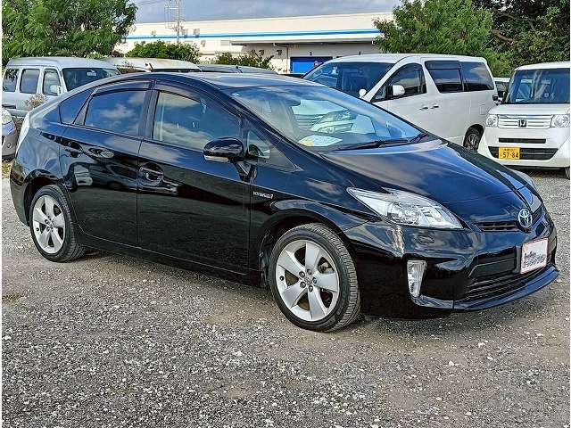 トヨタ プリウス