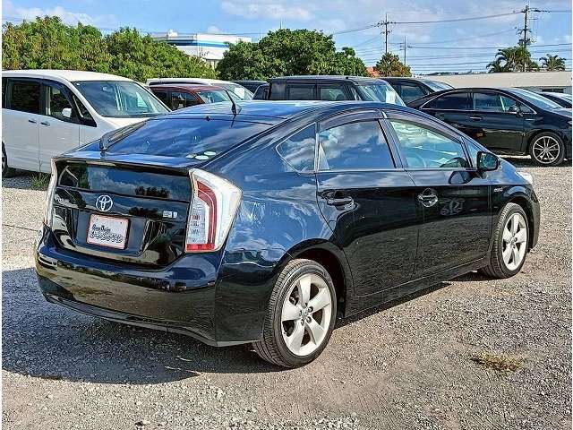 トヨタ プリウス