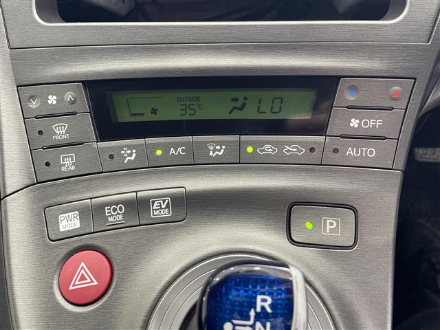 トヨタ プリウス