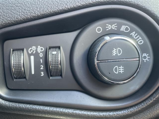 ジープ レネゲード