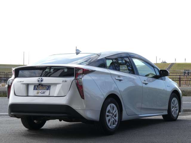 トヨタ プリウス