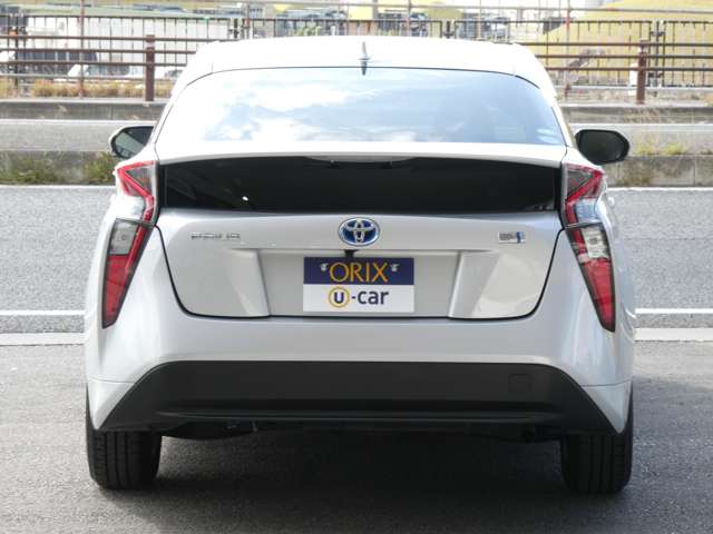 トヨタ プリウス