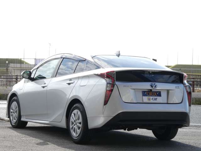 トヨタ プリウス