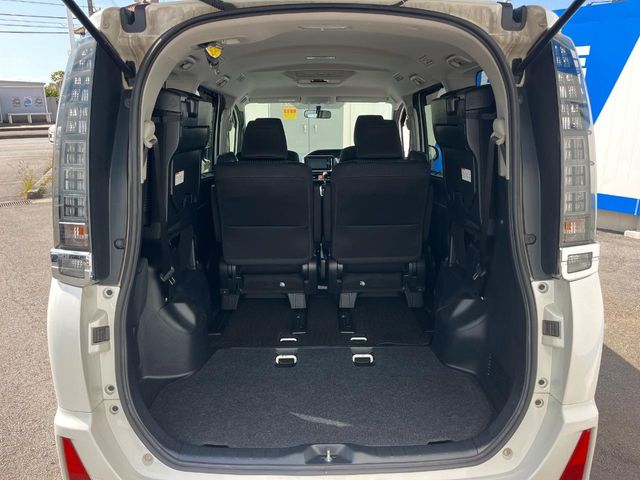 トヨタ ヴォクシー