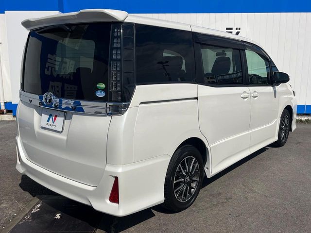 トヨタ ヴォクシー