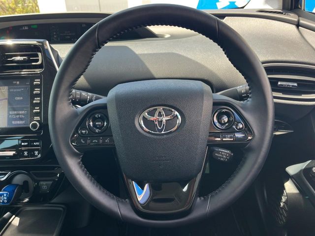 トヨタ プリウス