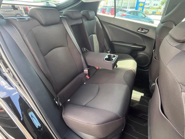 トヨタ プリウス