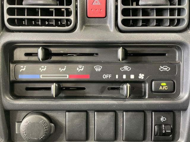 日産 NT100クリッパー