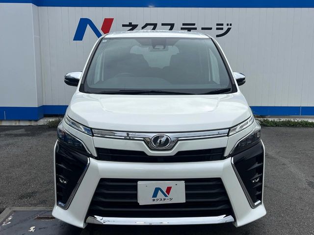 トヨタ ヴォクシー