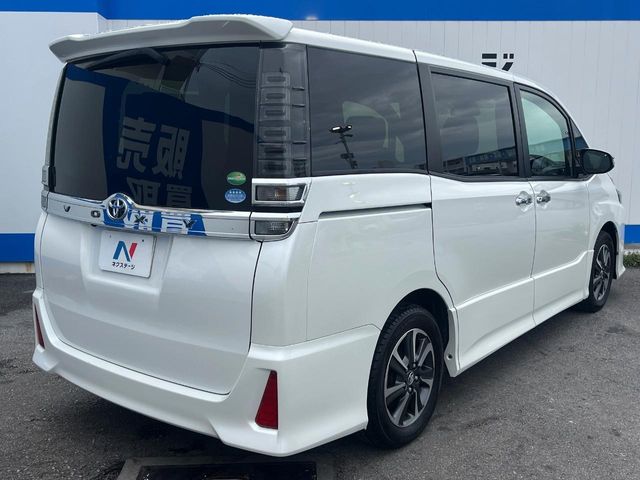 トヨタ ヴォクシー