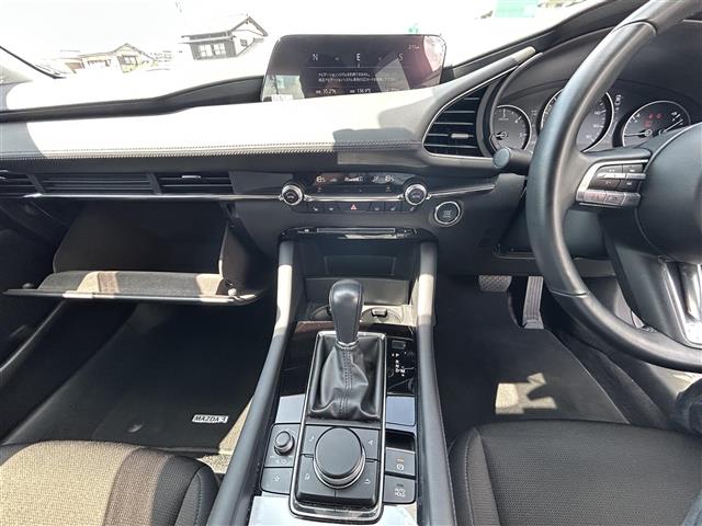 マツダ MAZDA3セダン
