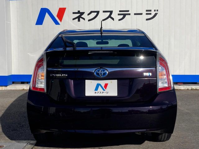 トヨタ プリウス