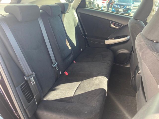 トヨタ プリウス