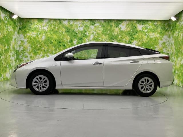 トヨタ プリウス