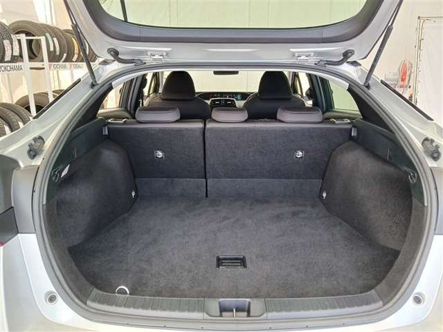 トヨタ プリウス