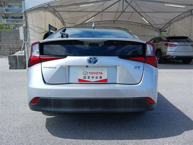 トヨタ プリウス