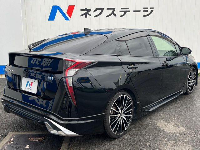 トヨタ プリウス