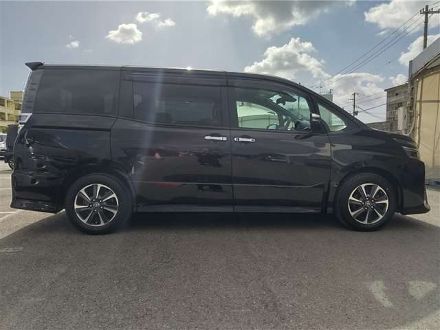 トヨタ ヴォクシー