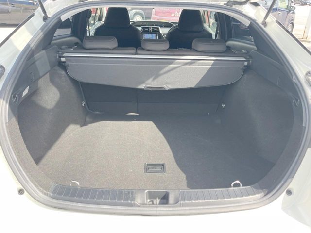 トヨタ プリウス