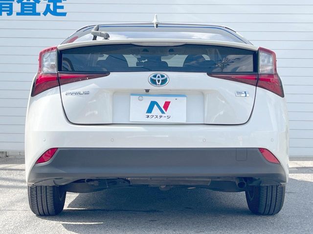 トヨタ プリウス