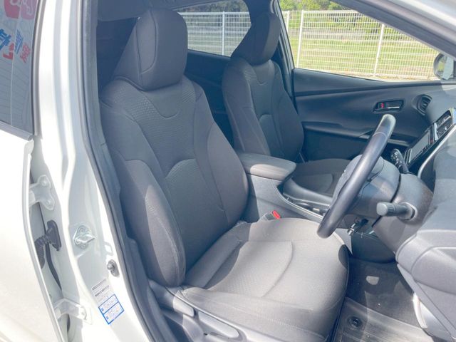 トヨタ プリウス