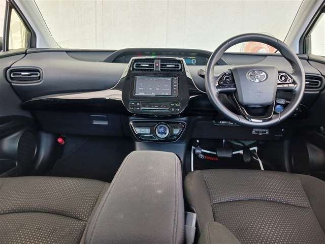 トヨタ プリウス