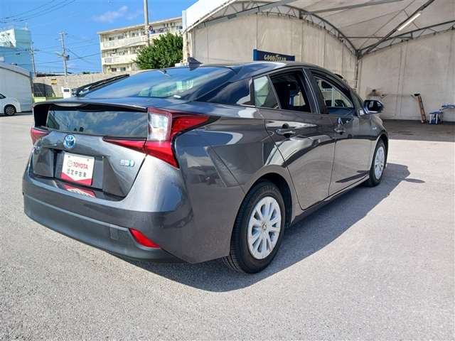 トヨタ プリウス