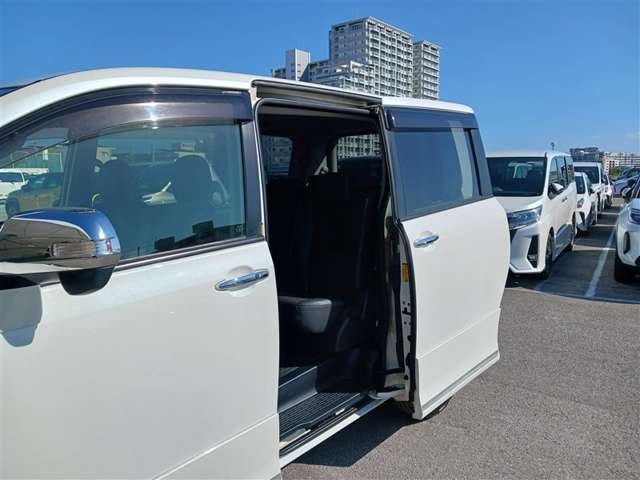 トヨタ ヴォクシー