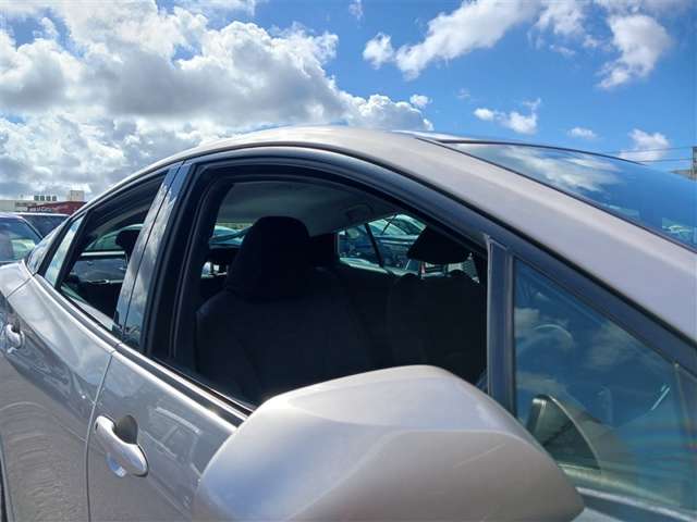 トヨタ プリウス