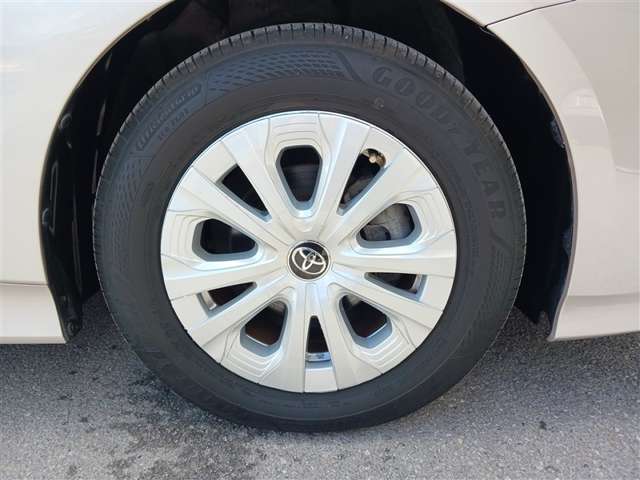 トヨタ プリウス