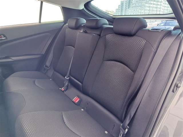 トヨタ プリウス