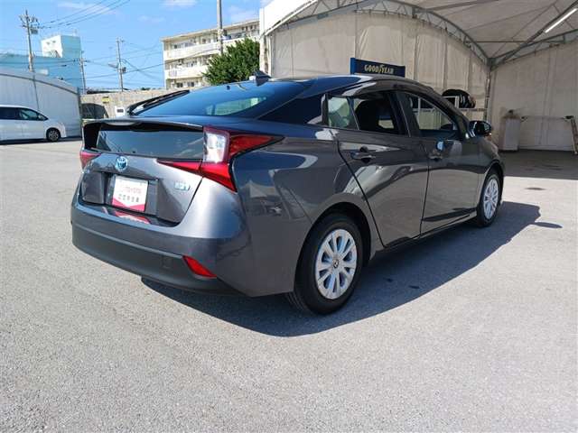 トヨタ プリウス