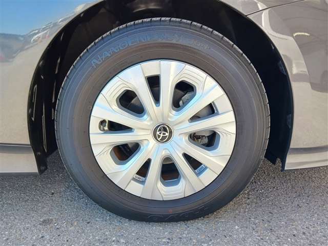 トヨタ プリウス