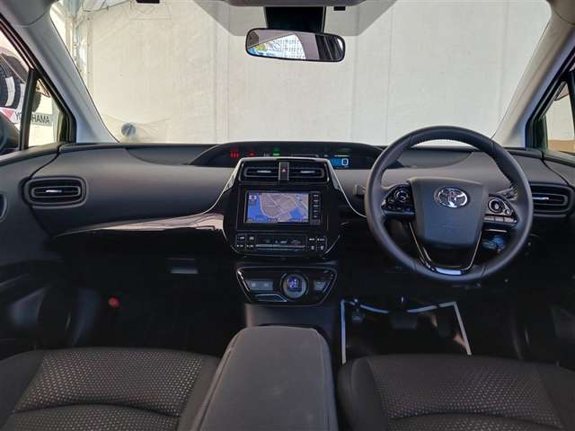 トヨタ プリウス