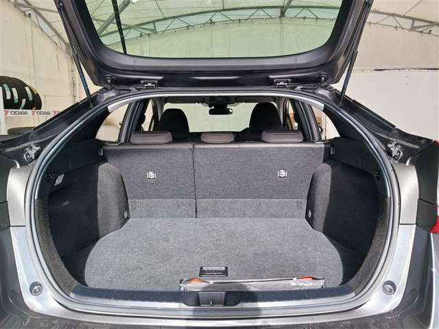 トヨタ プリウス