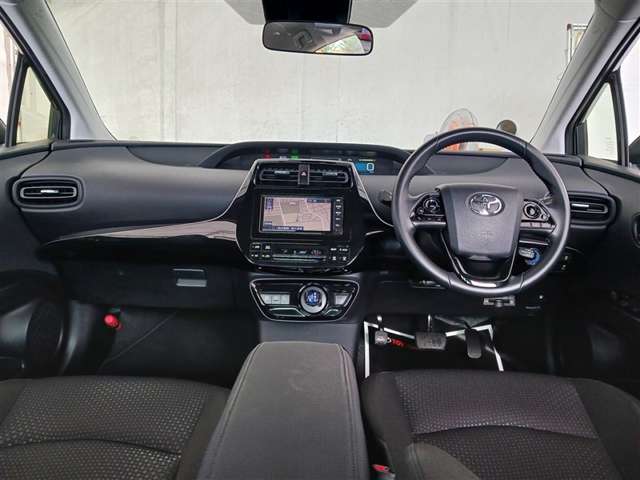 トヨタ プリウス