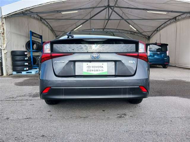 トヨタ プリウス