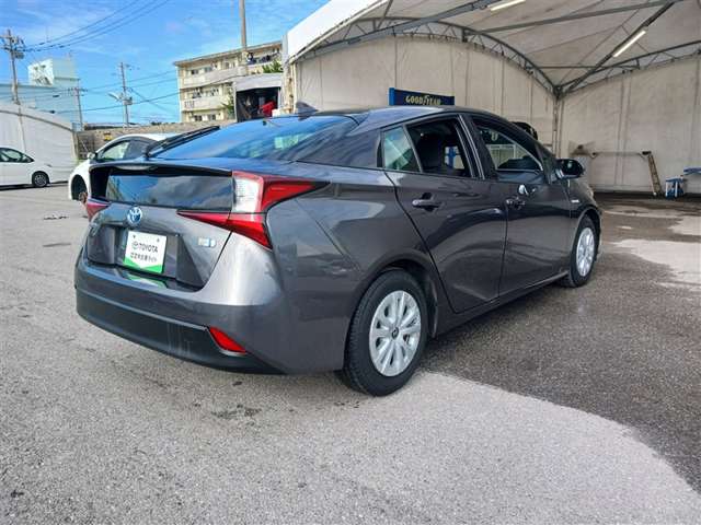 トヨタ プリウス