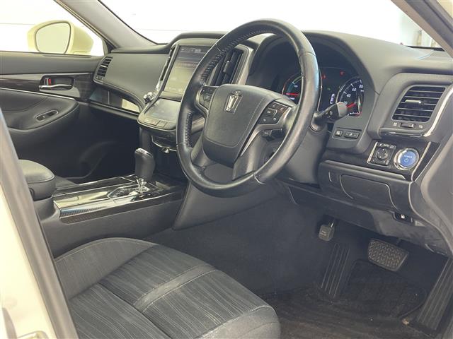 トヨタ クラウンハイブリッド