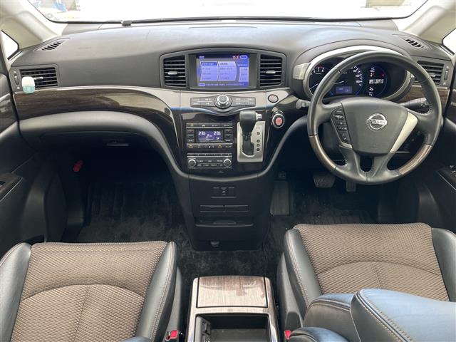 日産 エルグランド