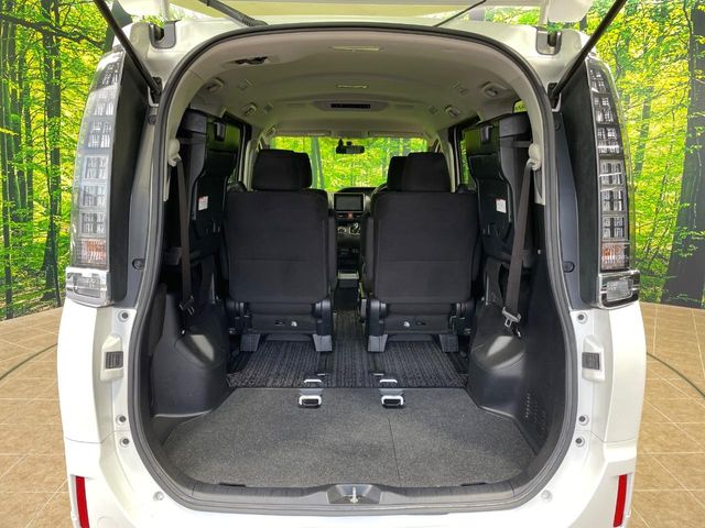 トヨタ ヴォクシー